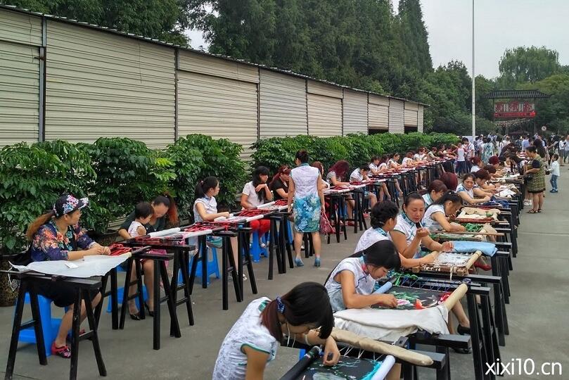 中国刺绣技艺创新发展论坛在成都召开