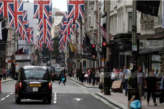 英国时尚市场遭遇7年最差表现