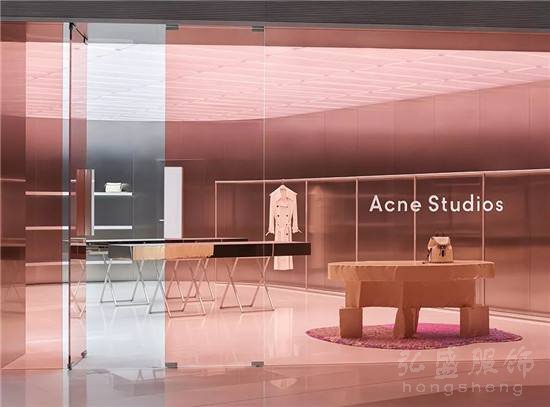 火遍宇宙的Acne Studios终于在三里屯开了旗舰店
